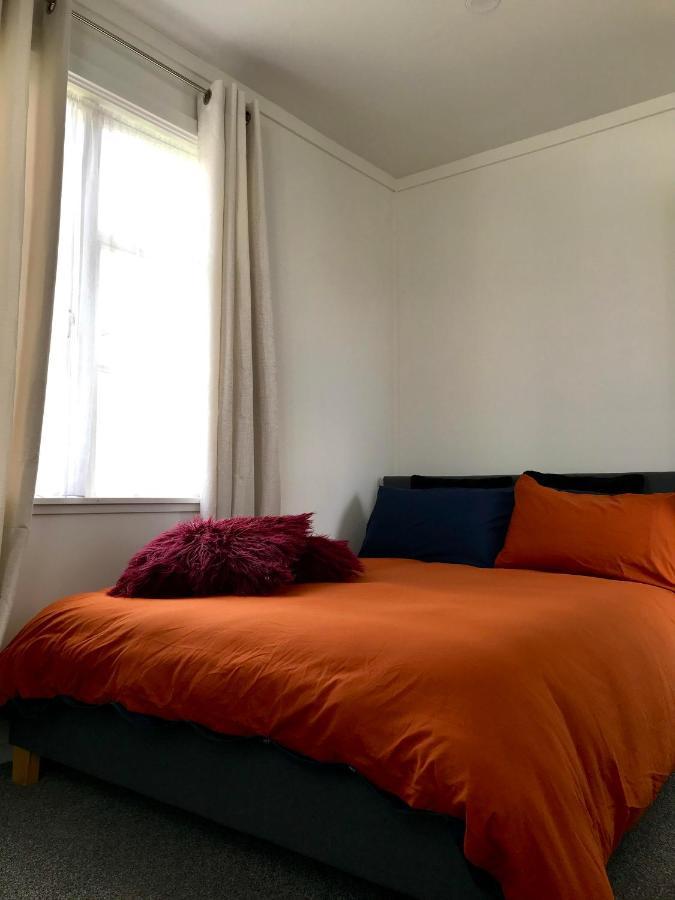 Homestay Bright & Comfy In Newly Renovated With Parking