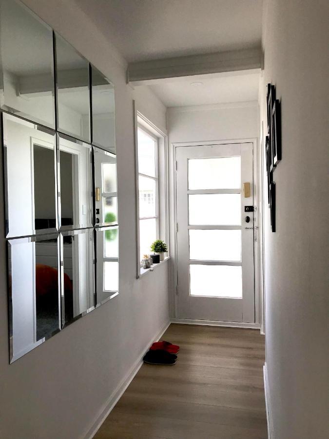 Homestay Bright & Comfy In Newly Renovated With Parking Auckland