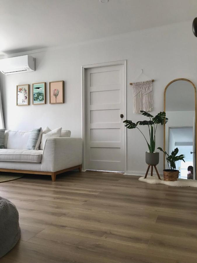 Bright & Comfy In Newly Renovated With Parking Homestay Auckland