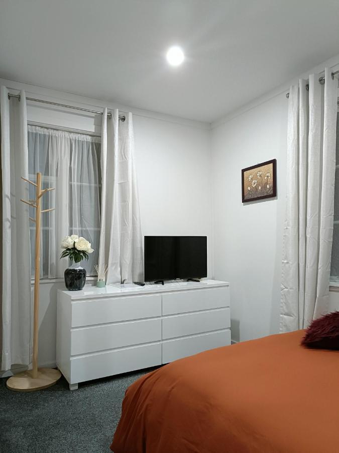 Homestay Bright & Comfy In Newly Renovated With Parking *