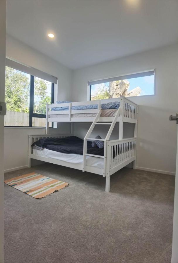 Henderson New House *