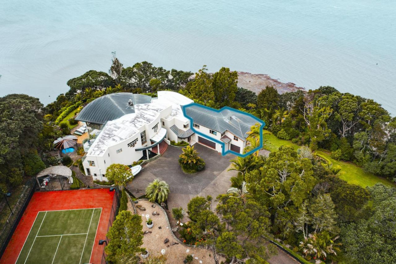 Beachside Luxury - Laingholm *
