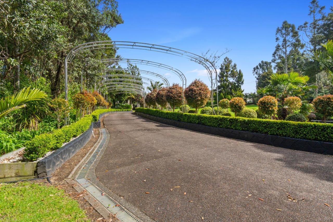 Beachside Luxury - Laingholm Apartment