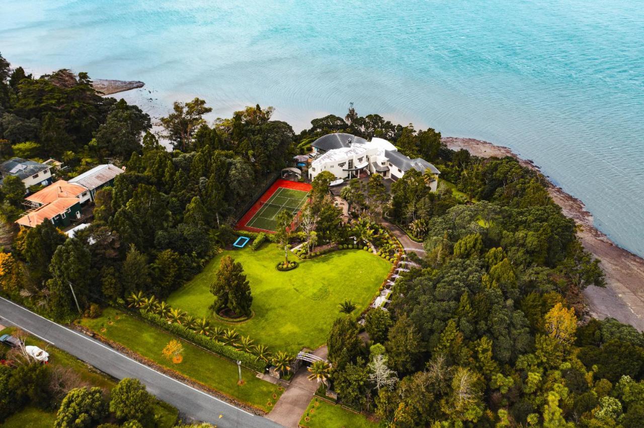 Beachside Luxury - Laingholm Apartment *