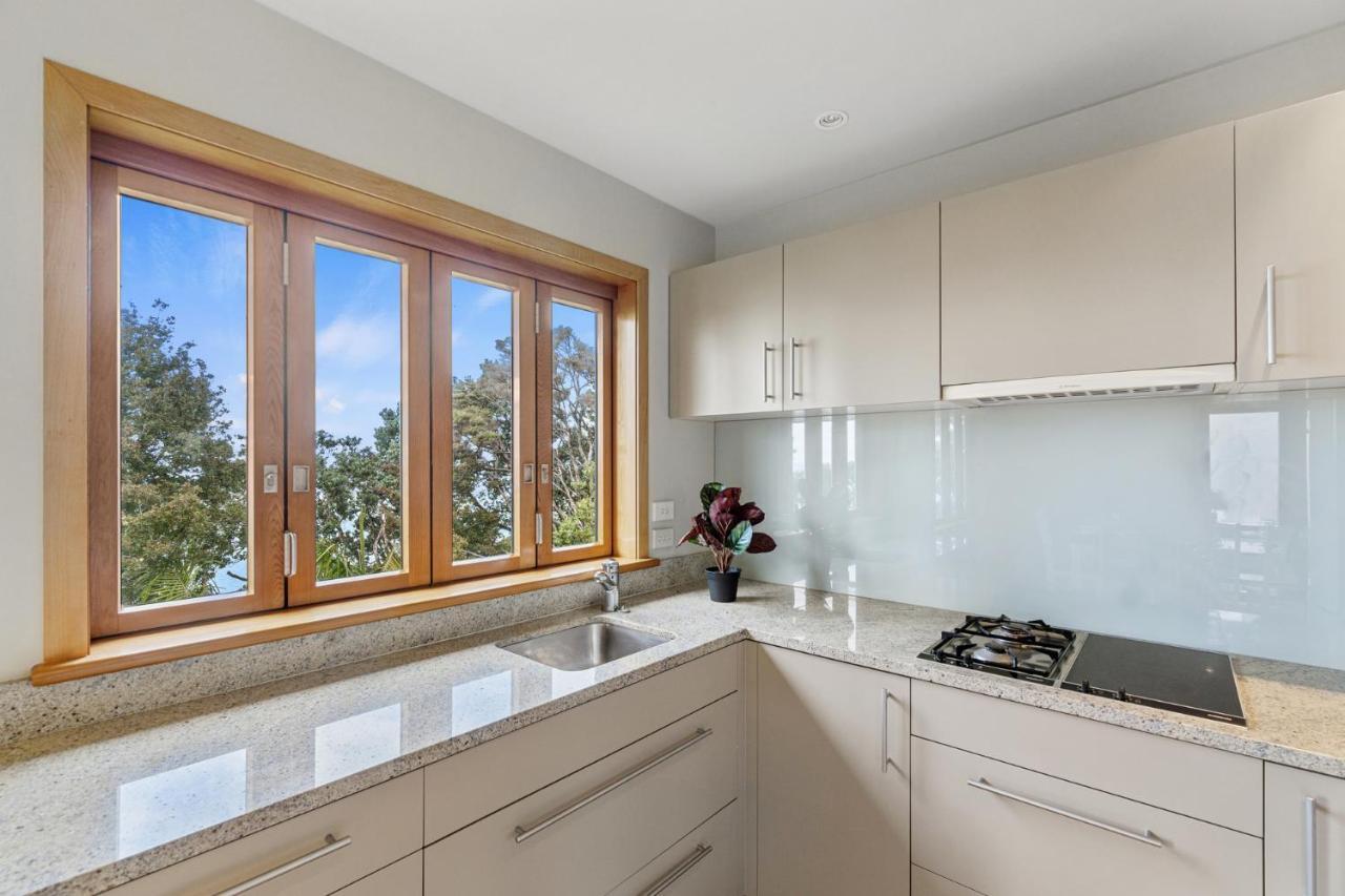 Beachside Luxury - Laingholm * Auckland