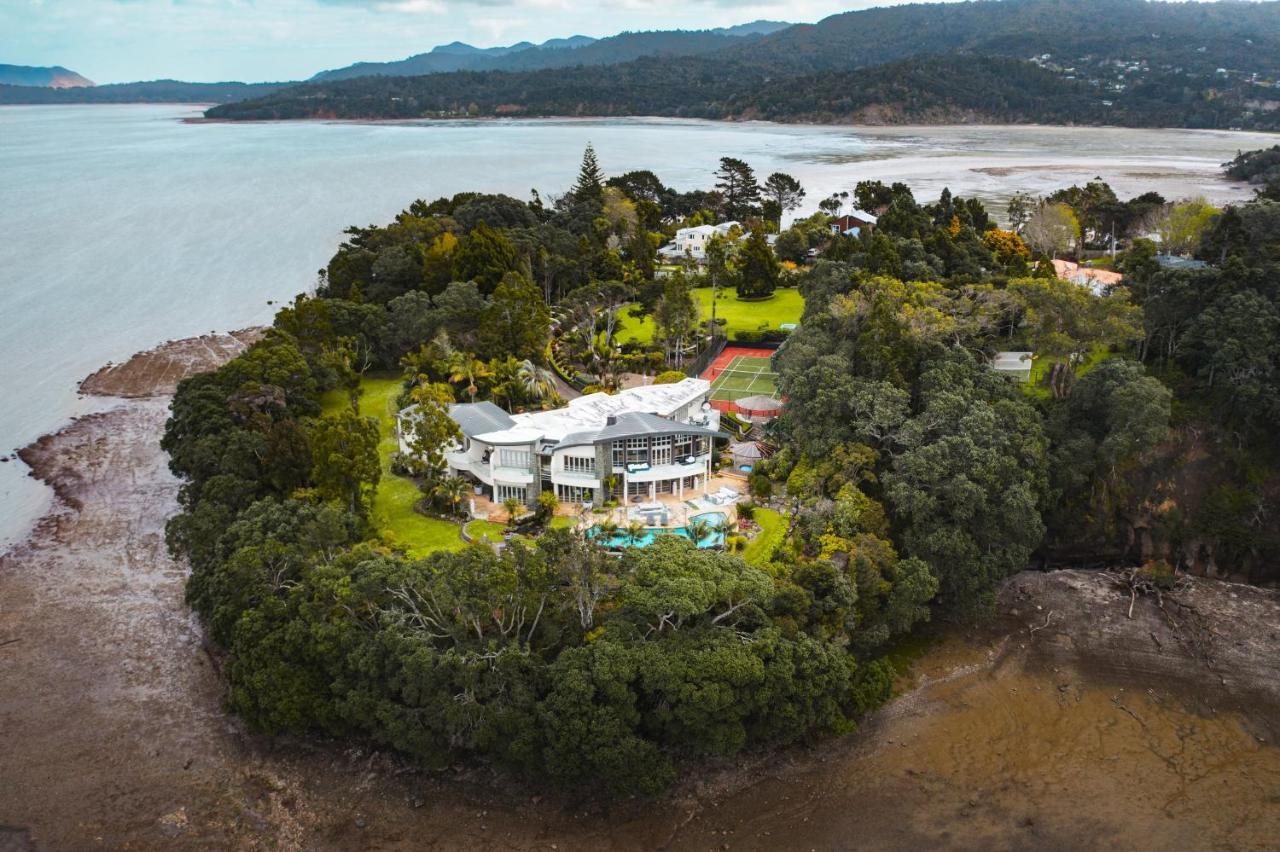 Beachside Luxury - Laingholm Apartment *