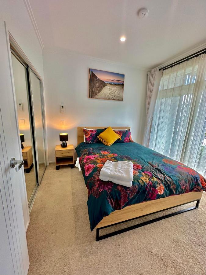 Plush 3 Bedroom Property In Hobsonville Apartment Auckland