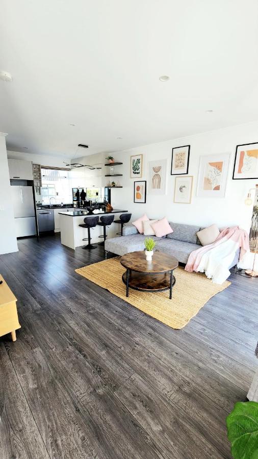 Plush 3 Bedroom Property In Hobsonville * Auckland