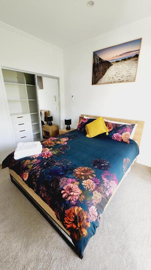 Plush 3 Bedroom Property In Hobsonville Apartment