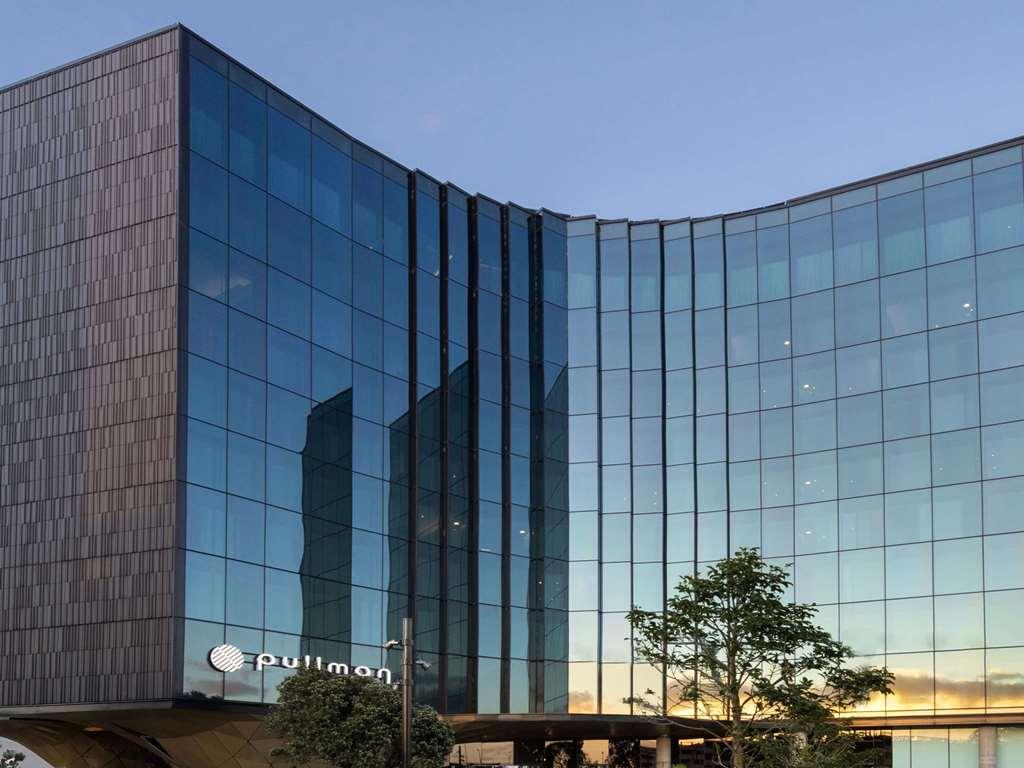 Pullman Airport Hotel *
