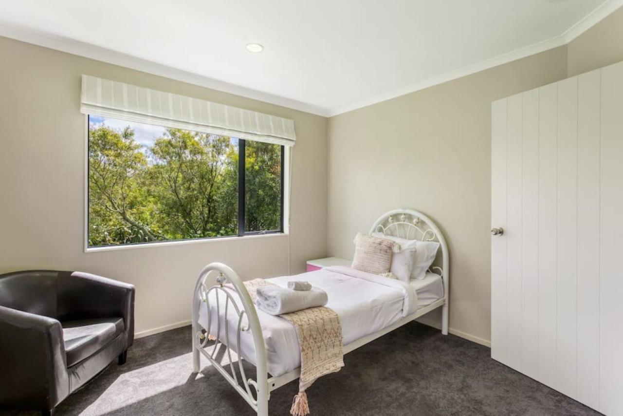 Holiday home Ultimate 5-bedroom Rural Poolside Oasis - Auckland