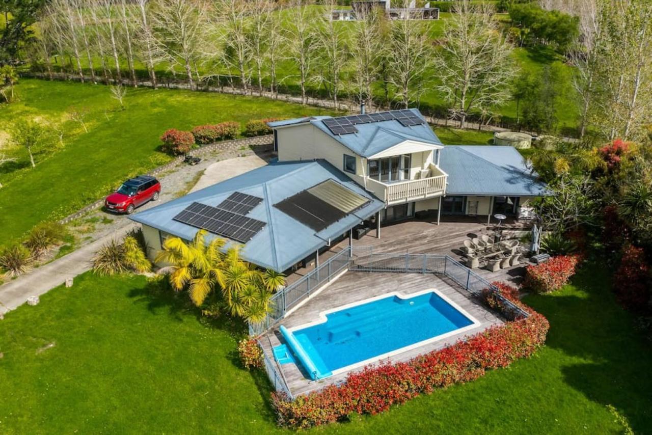Holiday home Ultimate 5-bedroom Rural Poolside Oasis - Auckland