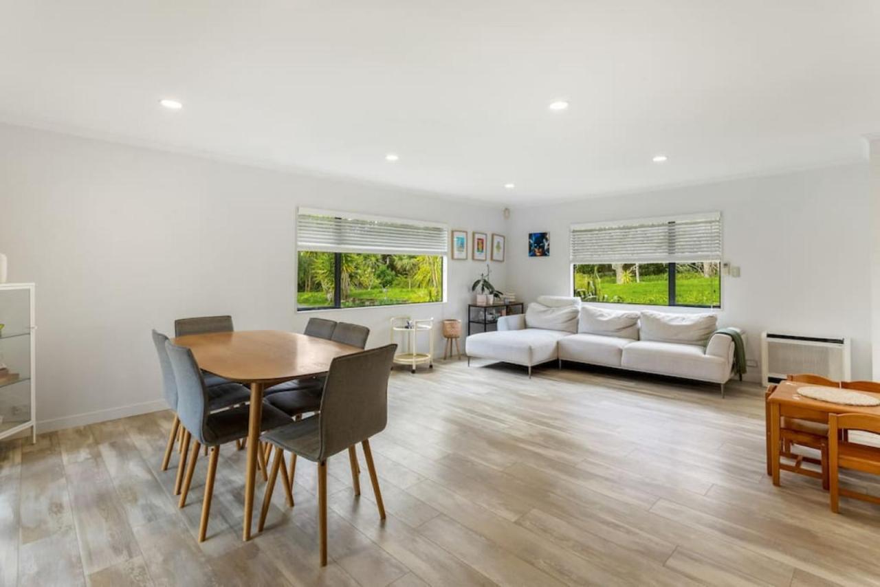 Ultimate 5-bedroom Rural Poolside Oasis - Holiday home *