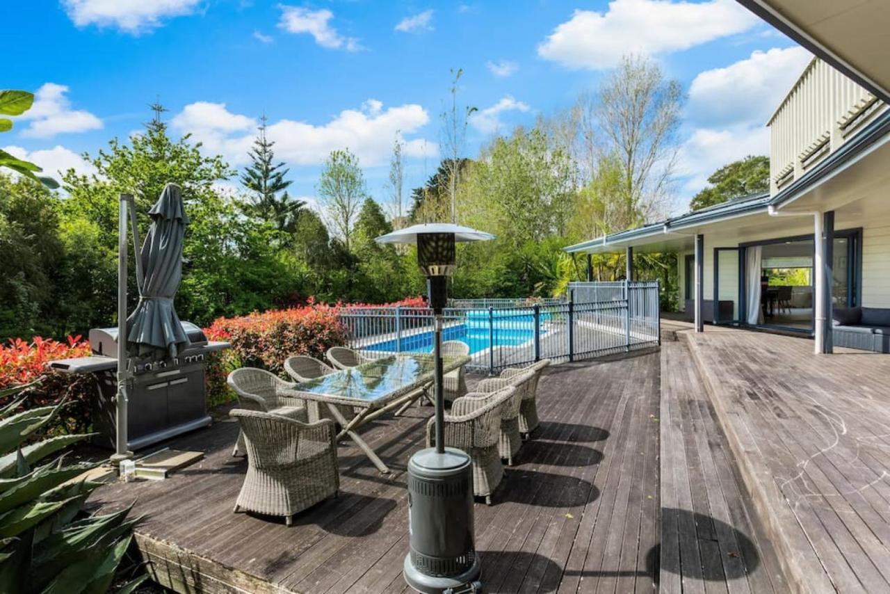 Ultimate 5-bedroom Rural Poolside Oasis - Holiday home