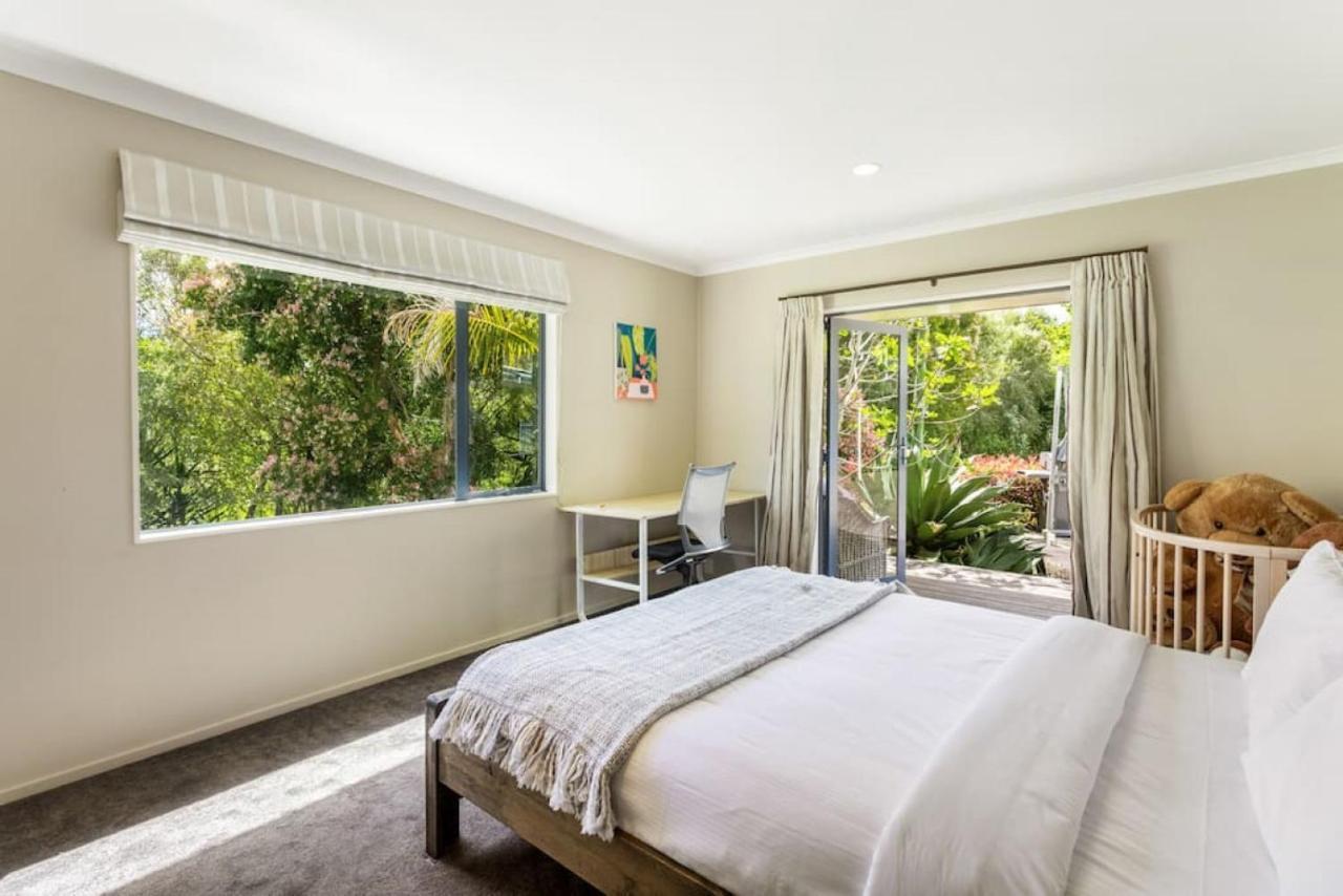 Ultimate 5-bedroom Rural Poolside Oasis - Holiday home Auckland