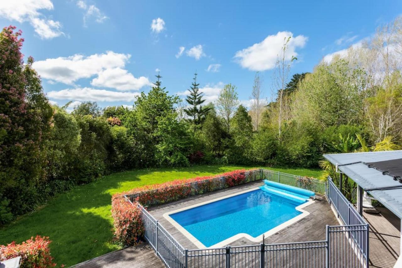 Ultimate 5-bedroom Rural Poolside Oasis - *