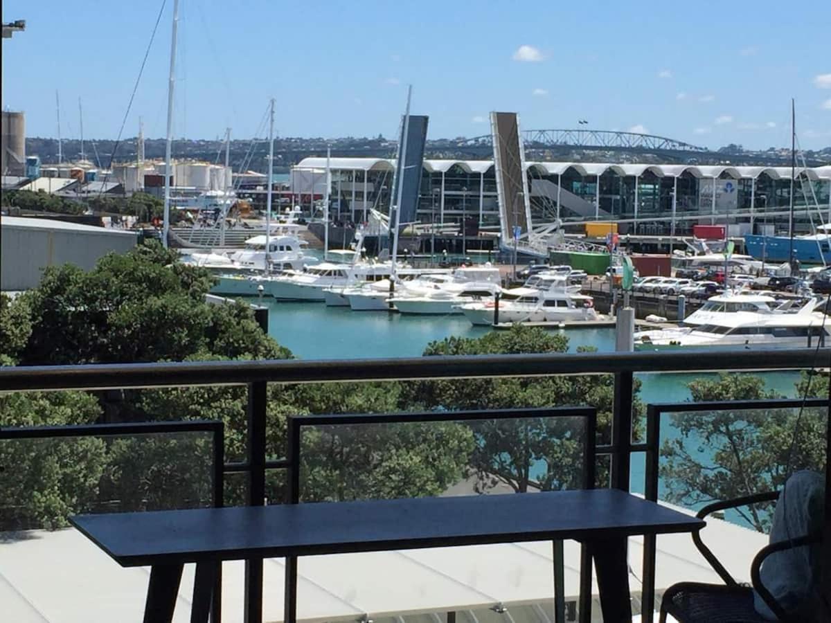 Apartment Luxury Waterfront Nest Above Viaduct Harbour
