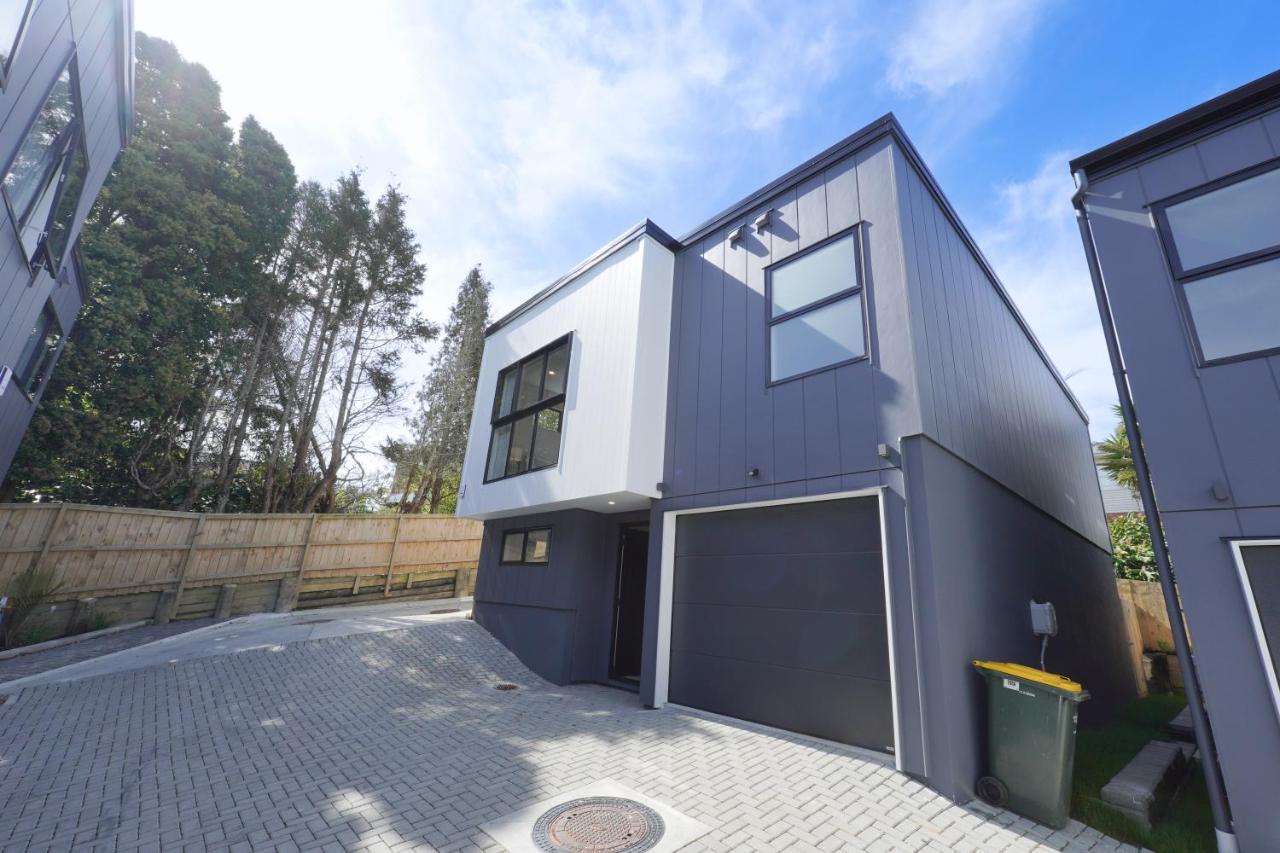 Wanna Live In The Brand New House? Check Out! Holiday home Auckland