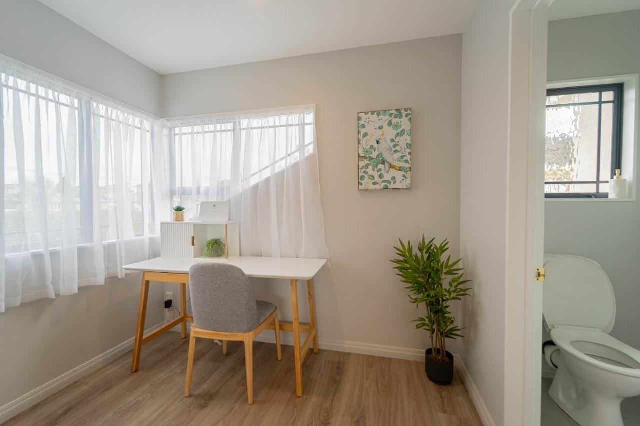 Family Friendly Oceanview Howick - Pets+ Holiday home Auckland