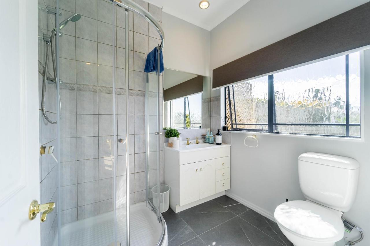 Family Friendly Oceanview Howick - Pets+ Holiday home Auckland