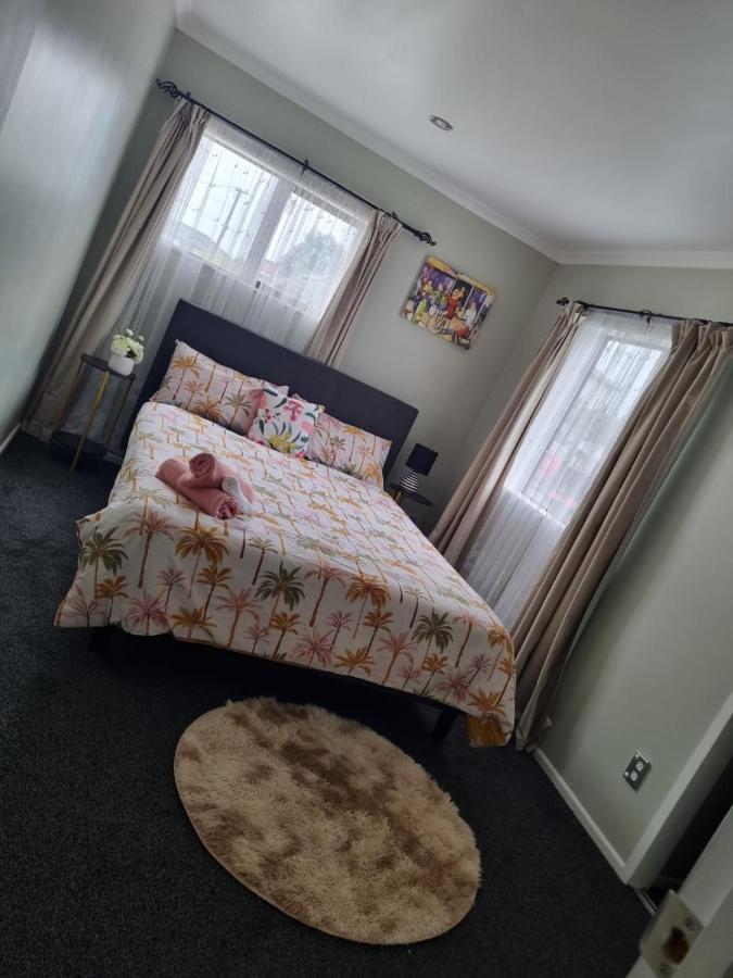 Accomodation Near Airport *