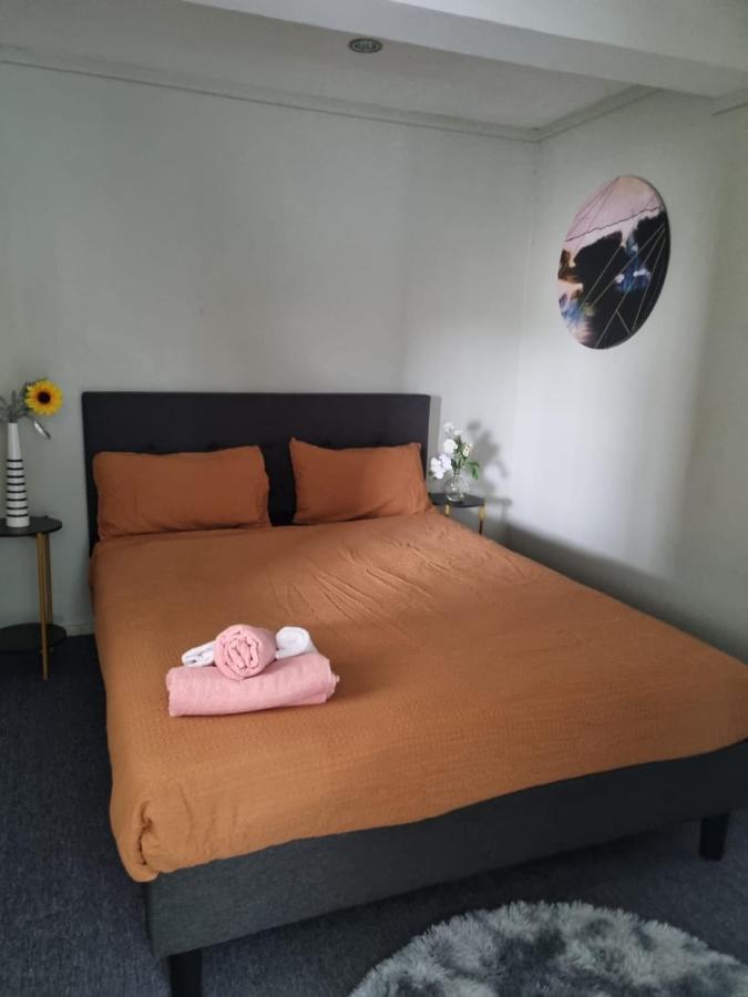 Accomodation Near Airport Apartment *