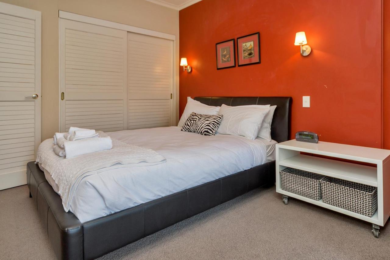 Qv Down At The Viaduct Apartment Auckland