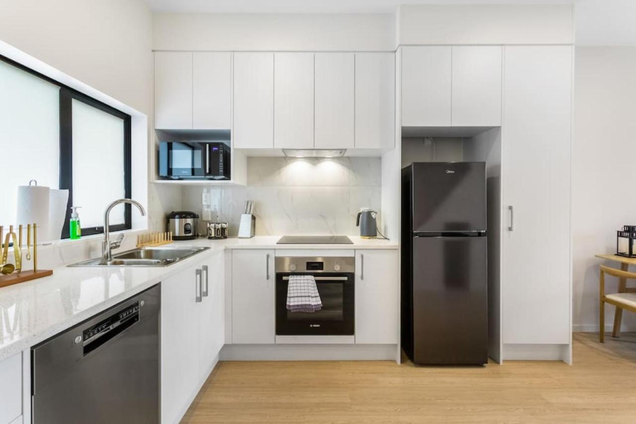 Urban Glow Townhouse With Parking