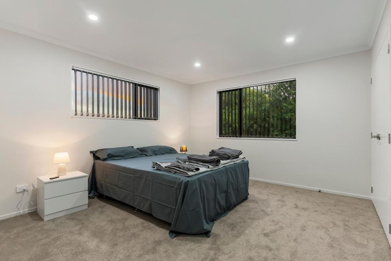 Jupiter St No 1 Holiday home *