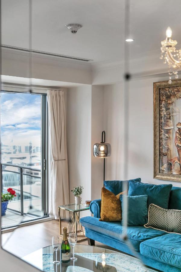 Apartment Corporate Gem + Rooftop Pool &