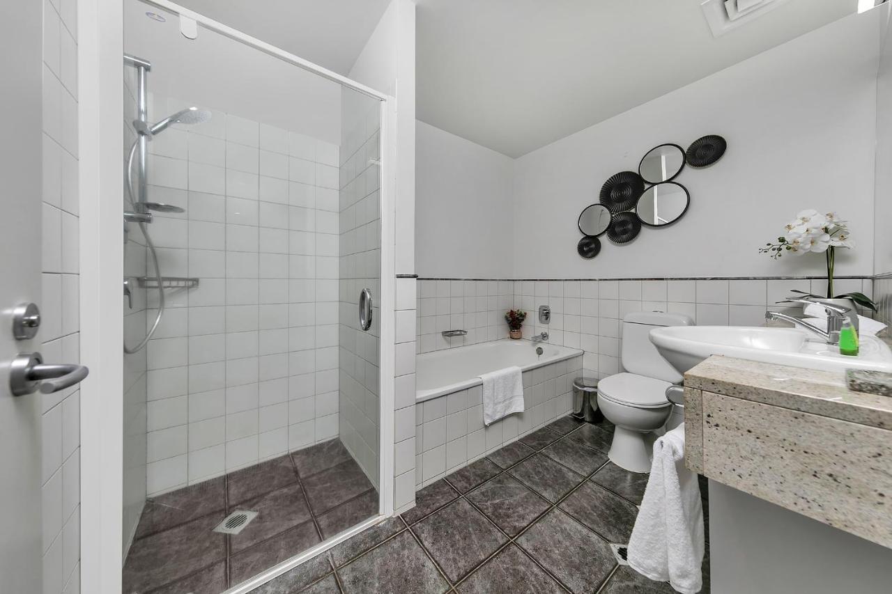 Apartment Corporate Gem + Rooftop Pool & *