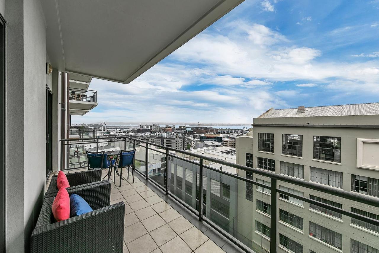 Apartment Corporate Gem + Rooftop Pool &