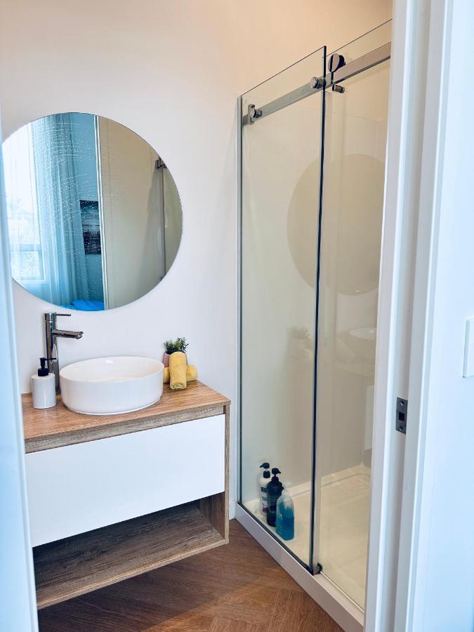 Stylish Industrial House In Pakuranga Free Wifi Netflix Apartment *