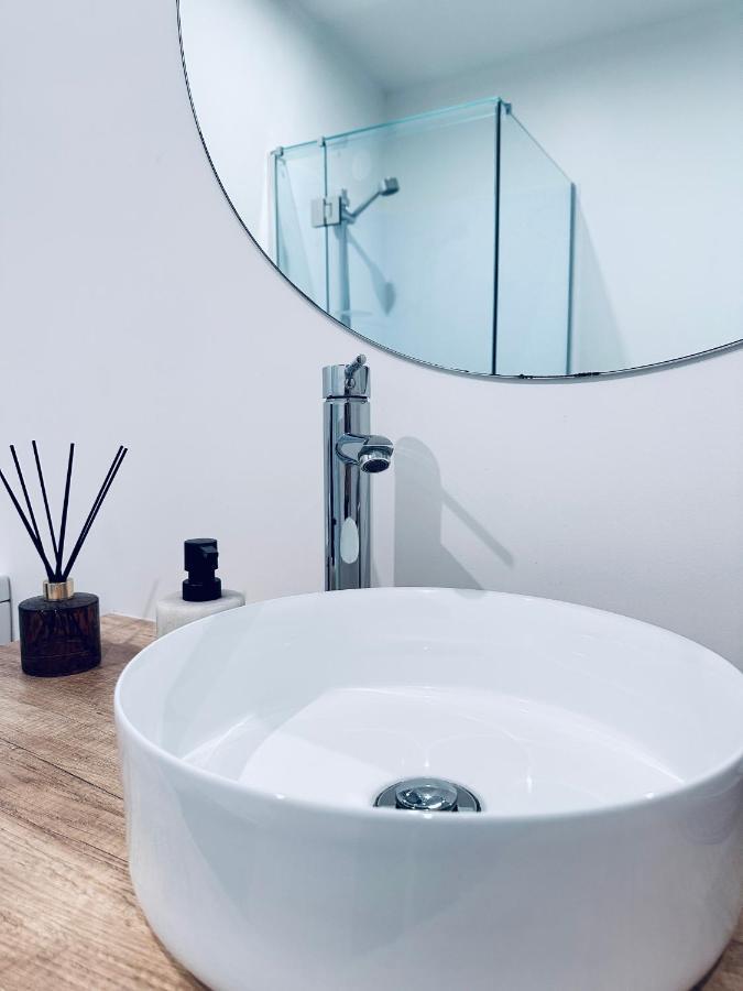 Stylish Industrial House In Pakuranga Free Wifi Netflix Apartment