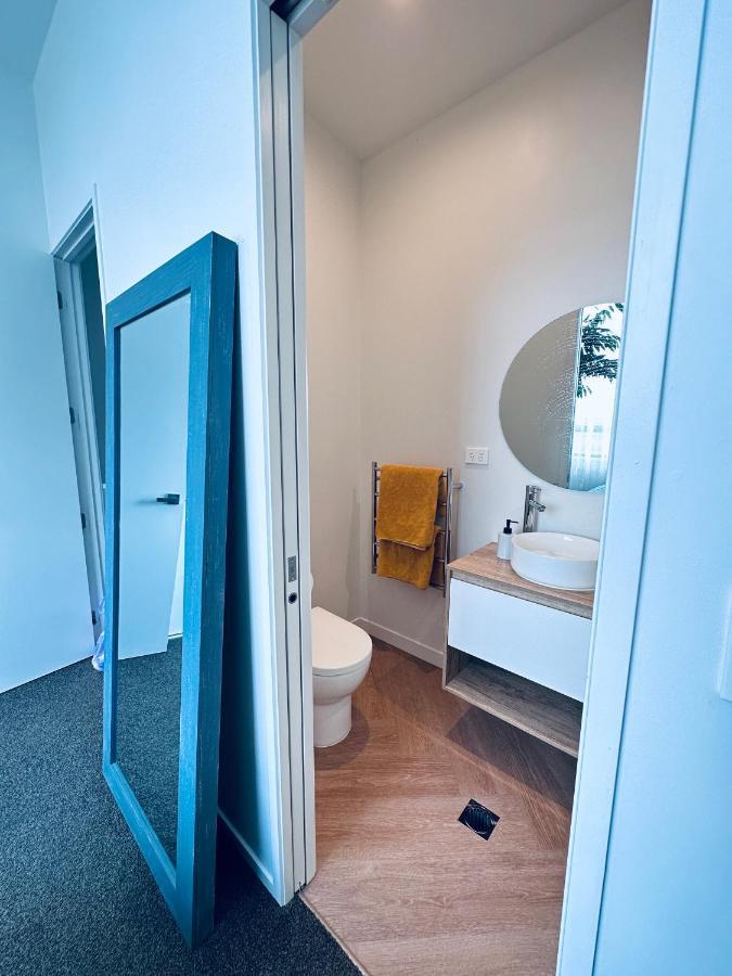 Stylish Industrial House In Pakuranga Free Wifi Netflix