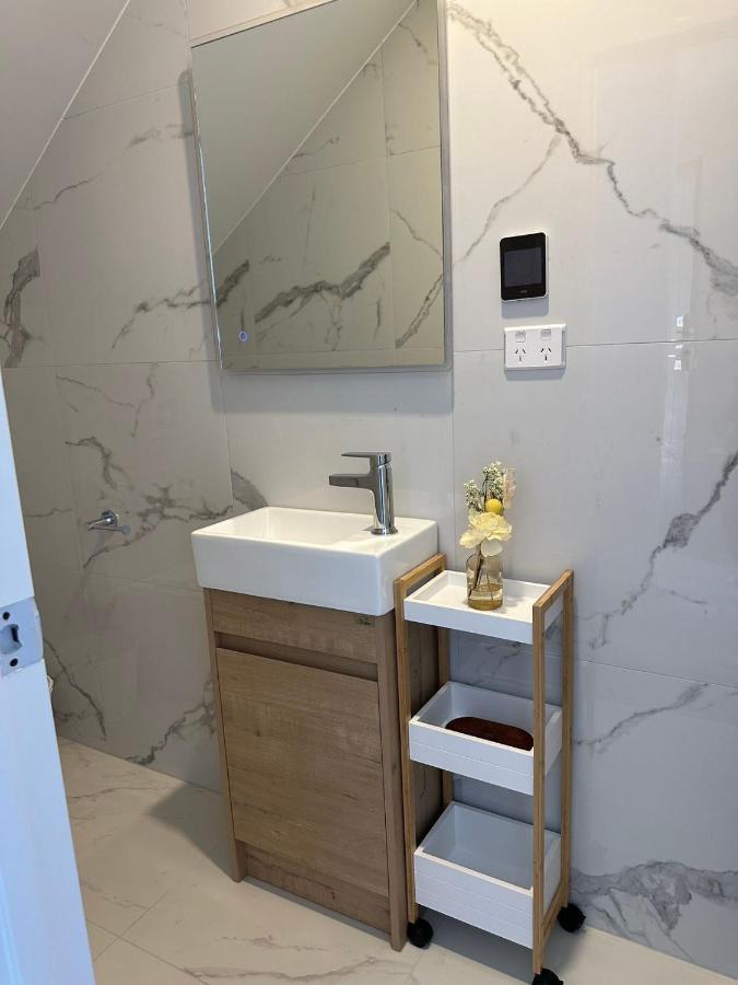 Northshore Charming 4 Bedrooms Auckland