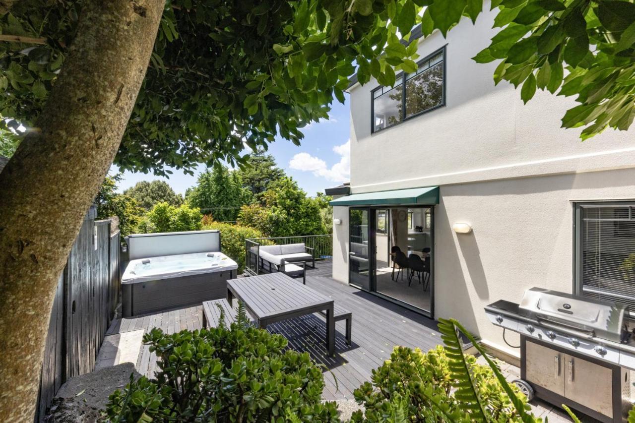 Spa, Movies, Pool Table, Table Tennis In Ellerslie! *