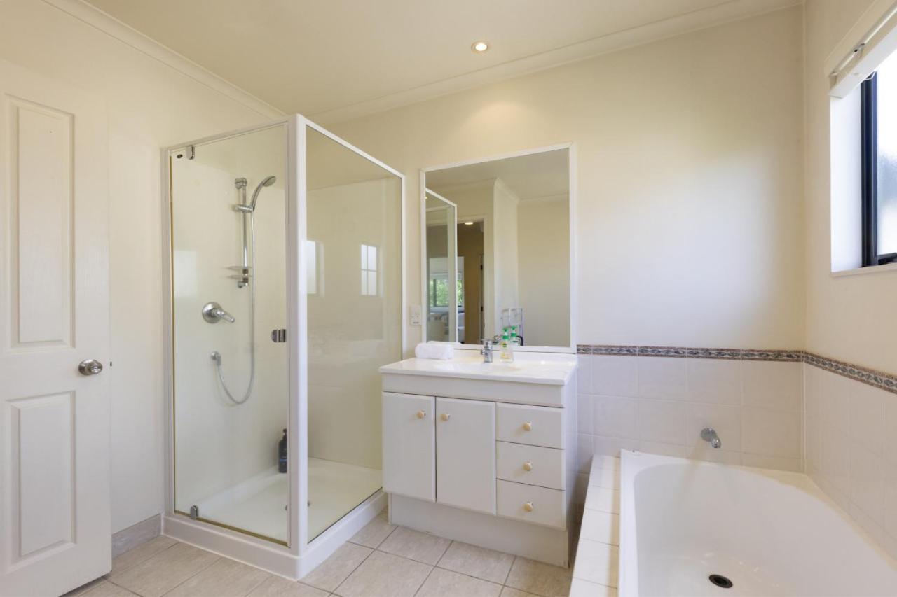 Spa, Movies, Pool Table, Table Tennis In Ellerslie! Holiday home