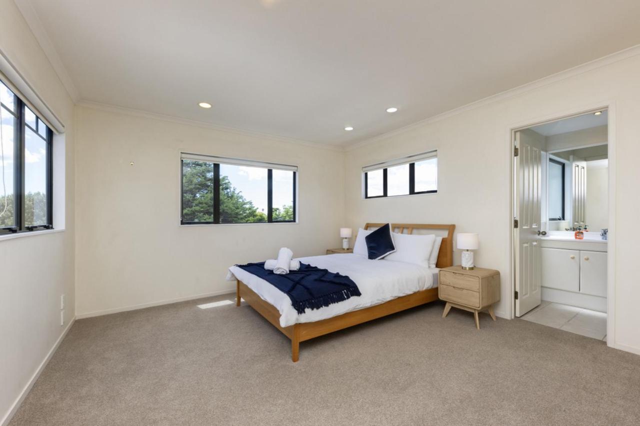 Spa, Movies, Pool Table, Table Tennis In Ellerslie!