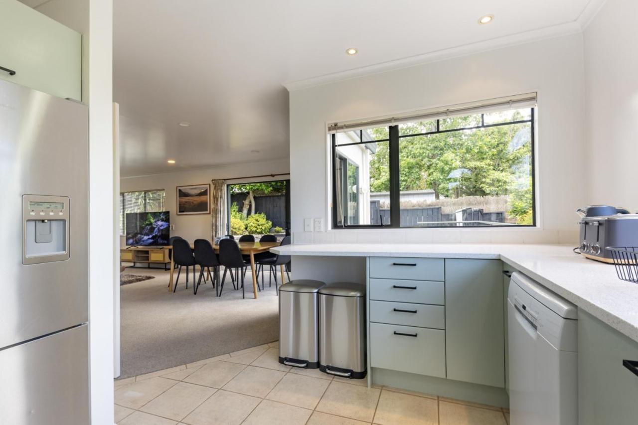 Spa, Movies, Pool Table, Table Tennis In Ellerslie! Auckland