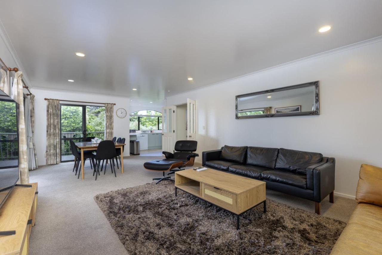 Spa, Movies, Pool Table, Table Tennis In Ellerslie!