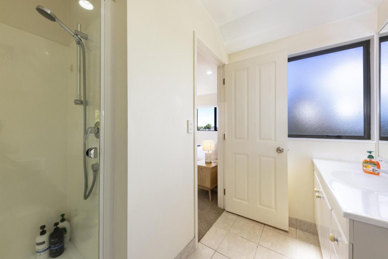 Spa, Movies, Pool Table, Table Tennis In Ellerslie! Holiday home