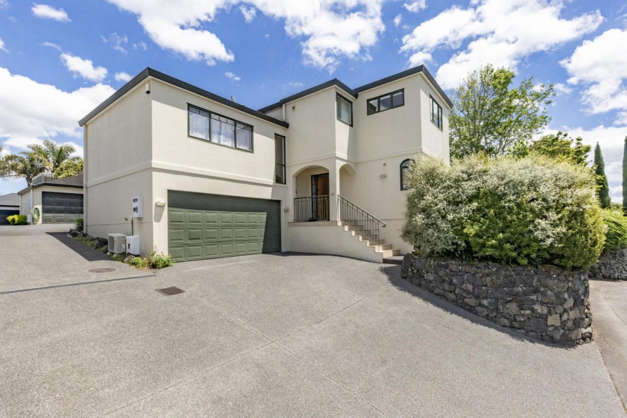 Holiday home Spa, Movies, Pool Table, Table Tennis In Ellerslie! Auckland