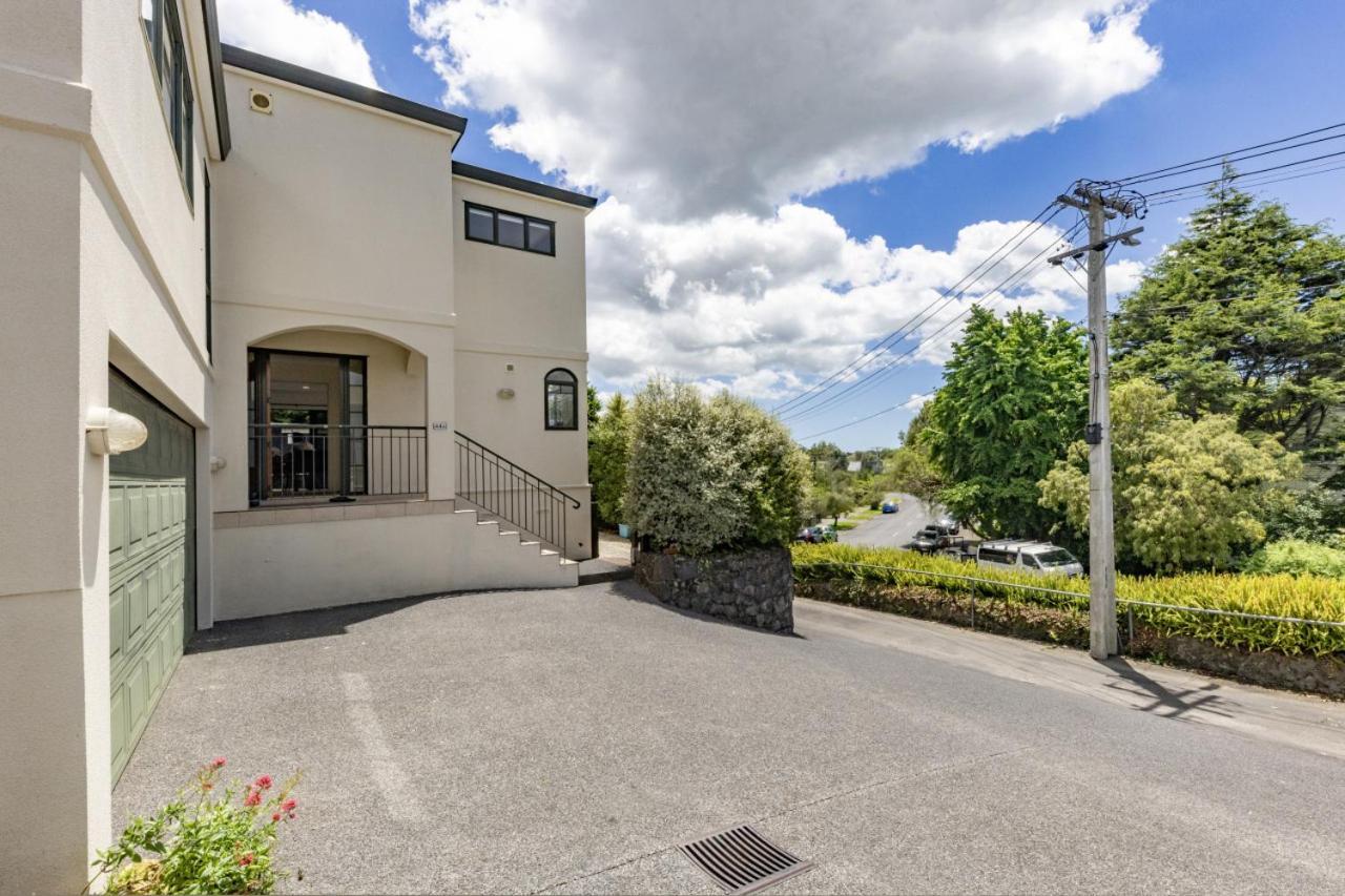 Holiday home Spa, Movies, Pool Table, Table Tennis In Ellerslie!
