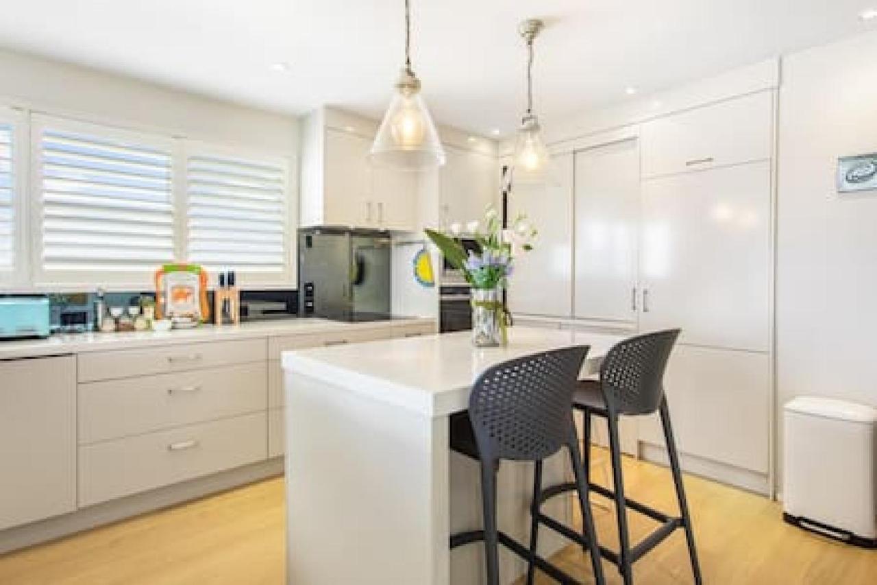 Holiday home Coastal Getaway With Seaview And Deck *