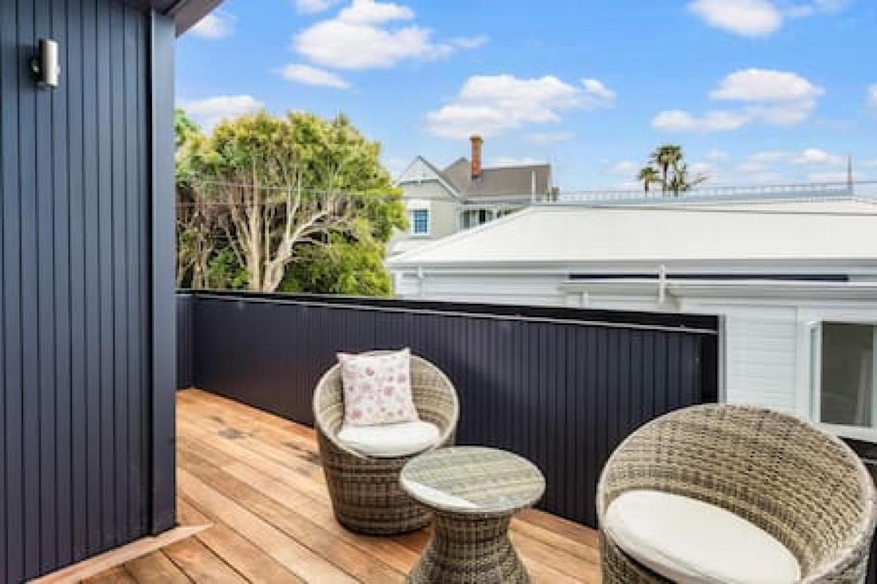 Coastal Getaway With Seaview And Deck Holiday home