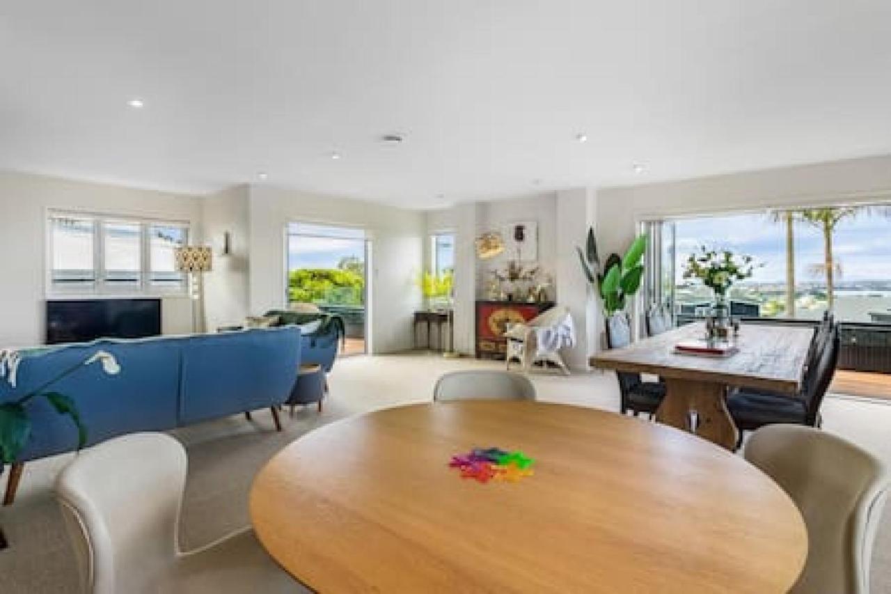 Coastal Getaway With Seaview And Deck Holiday home