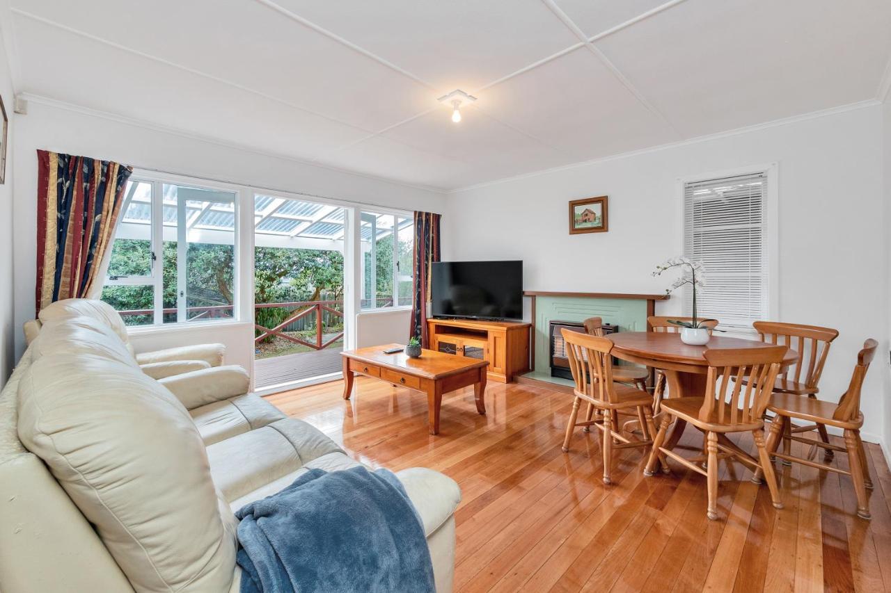 Acomodação com café da manhã  3 Bedroom In Onehunga W Parking - Wifi - Netflix *
