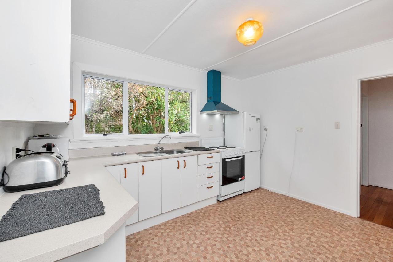Acomodação com café da manhã  3 Bedroom In Onehunga W Parking - Wifi - Netflix Auckland
