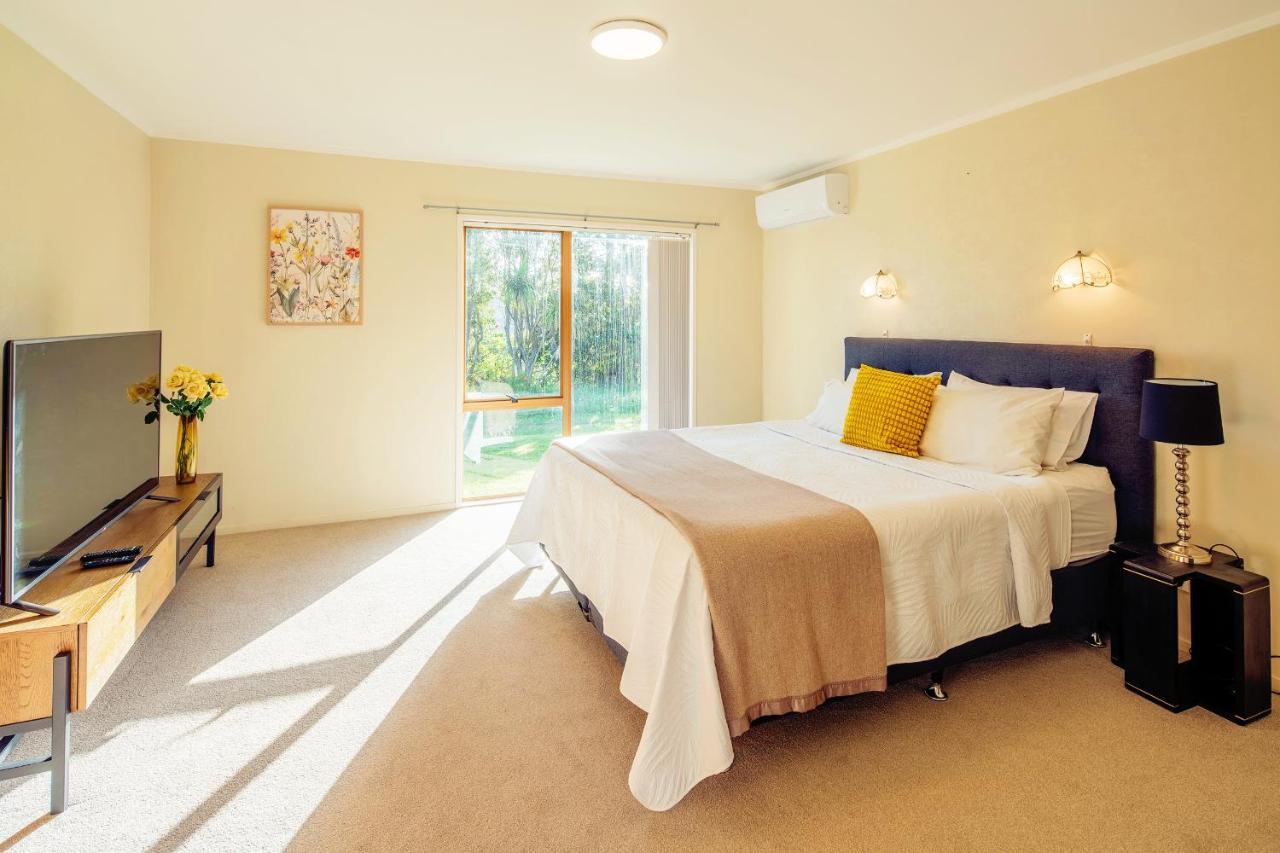 The Waterfront 361-with Sea View, Skysport And Air Conditioner In Each Bedroom